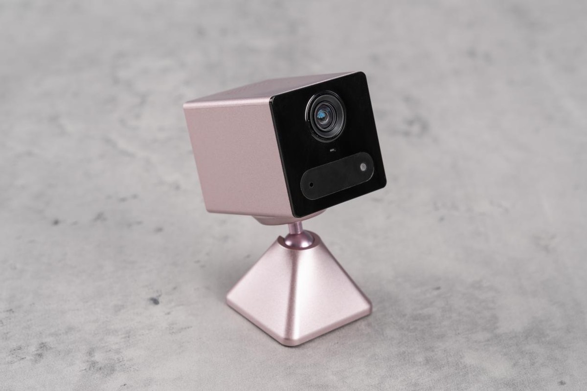 萤石CB2智能家居摄像机：2.4GHz频段，灵巧外观，全无线自由安装