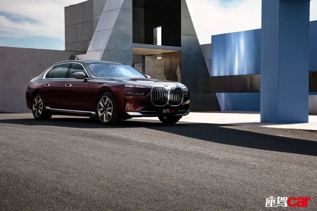 宝马汽车安全性怎么样_宝马强调的是安全还是质量_宝马打造安全汽车的方方面面