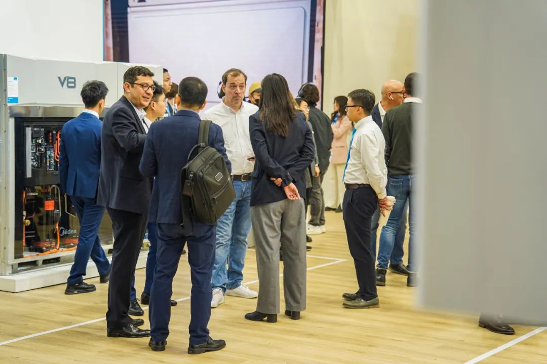 小米打造智能家庭_小米智能家庭解决方案_家庭的智能中心:小米全屋系统完美兼容