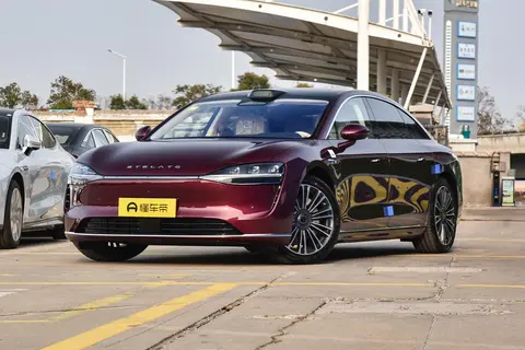 BMW 5系的五星级安全认证对消费者的影响_5星服务体系认证证书_五星服务认证证书