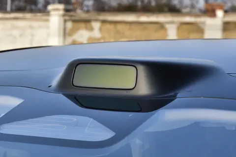 5星服务体系认证证书_BMW 5系的五星级安全认证对消费者的影响_五星服务认证证书