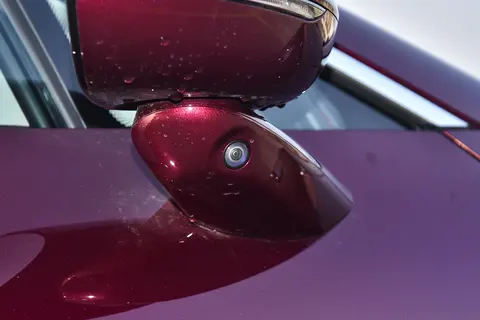 BMW 5系的五星级安全认证对消费者的影响_5星服务体系认证证书_五星服务认证证书