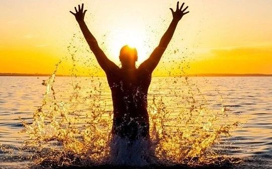 虚拟货币在文化创意产业的潜力:如何通过加密技术推动艺术与版权保护_加密货币yfi_加密货币的设计