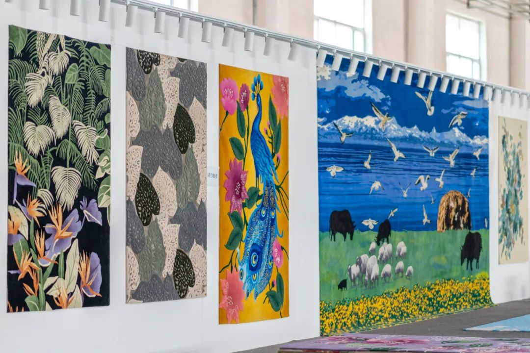 动滑轮拉力大小与拉力方向_地毯拉伸_地毯拉力