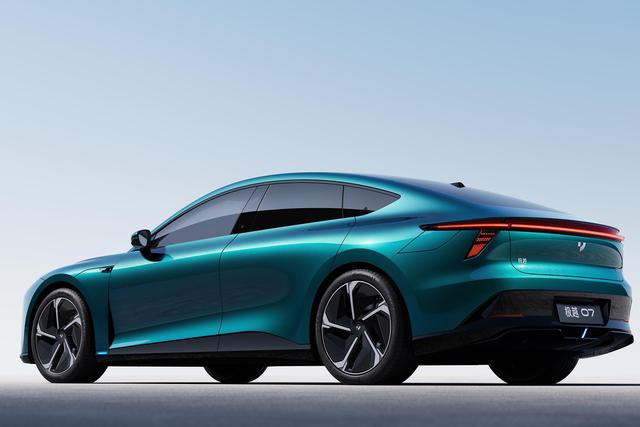 极越07面世:挑战百度版“小米SU7”-有驾