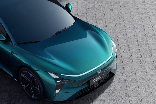 极越07面世:挑战百度版“小米SU7”-有驾