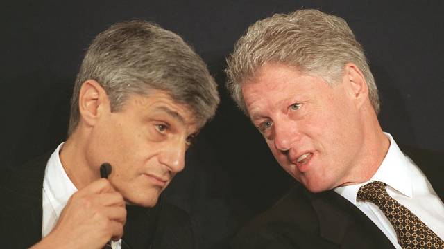 探讨热钱包与冷钱包在数字经济中的影响 | 关键变量分析_数字货币冷钱包原理_数字钱包冷钱包