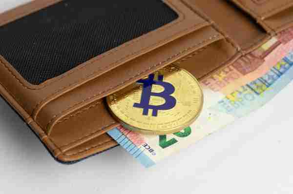 探索虚拟货币钱包的类型:热钱包与冷钱包的优缺点对比_虚拟币冷钱包和热钱包_虚拟币冷钱包制作