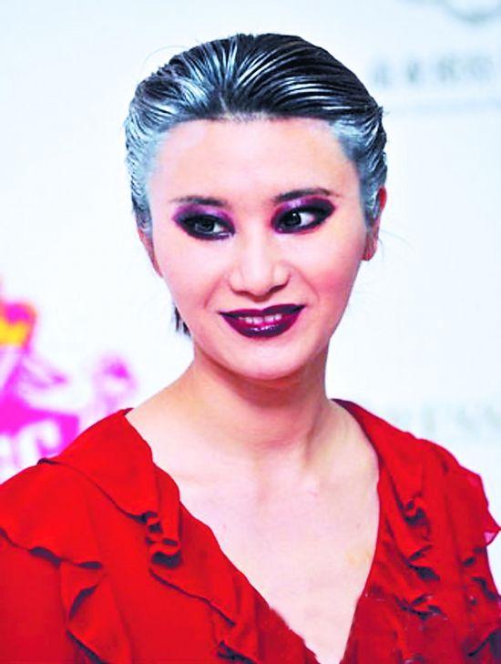 华晨宇的表演风格得到乐坛新一代的认可_评华晨宇_华晨宇的舞台表现力