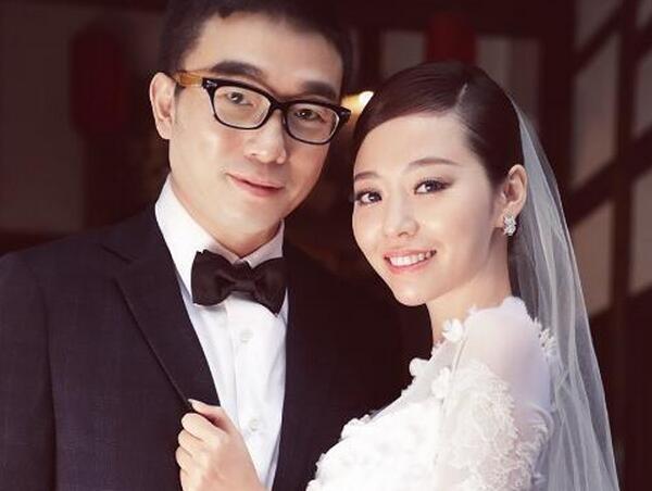 评华晨宇_华晨宇的表演风格得到乐坛新一代的认可_华晨宇的舞台表现力