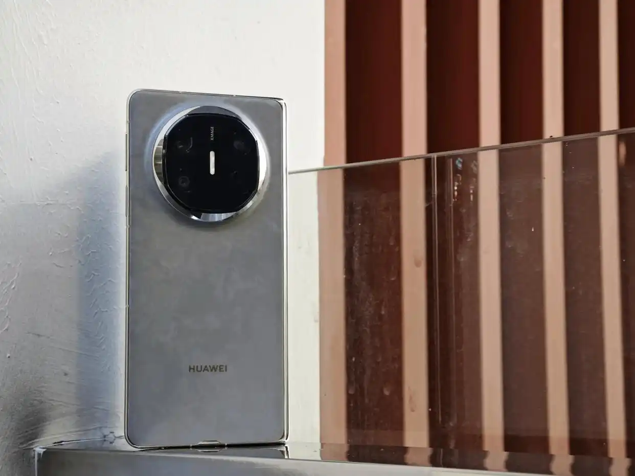 便携创意_Pocket系列手机的便携性与创新设计_便携设计理念