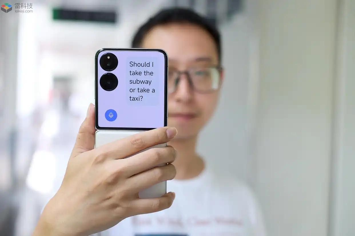 便携创意_便携设计理念_Pocket系列手机的便携性与创新设计