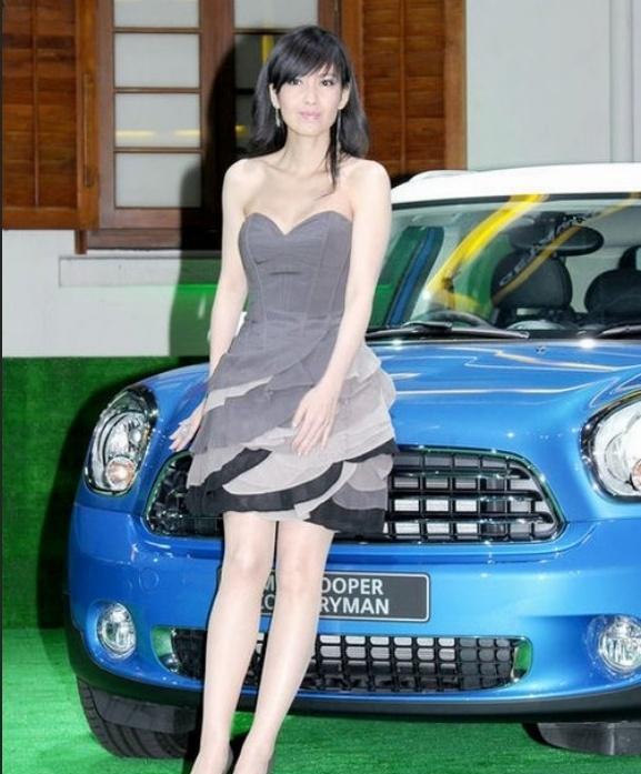 时尚盛典2016红毯图片_周慧敏的时尚风格与红毯魅力_周慧敏走红毯