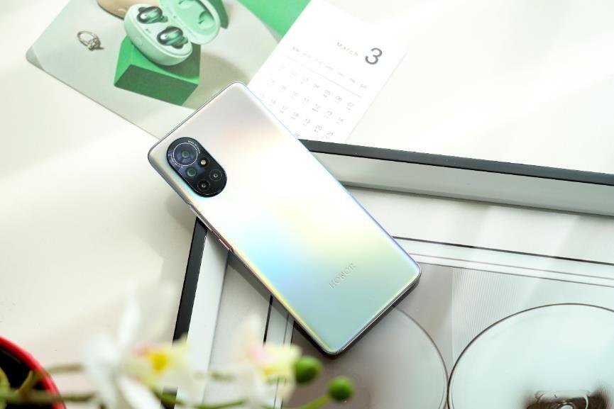 深度解析荣耀在智能手机市场的定位_华为荣耀的市场定位_荣耀手机市场定位分析