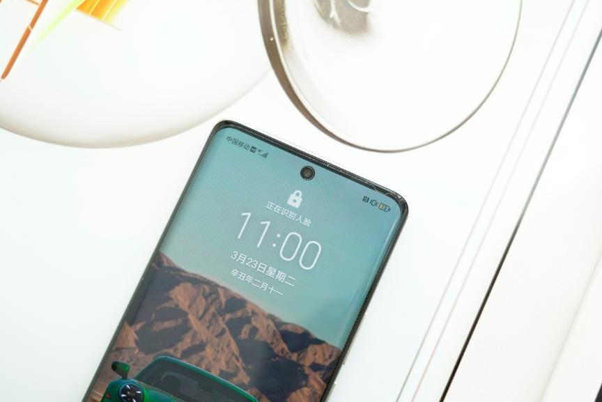 华为荣耀的市场定位_深度解析荣耀在智能手机市场的定位_荣耀手机市场定位分析