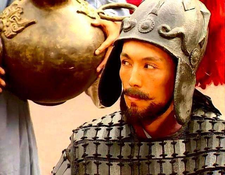 指挥官吕布_吕布冲进战场减少控制_吕布在战场上的指挥风范