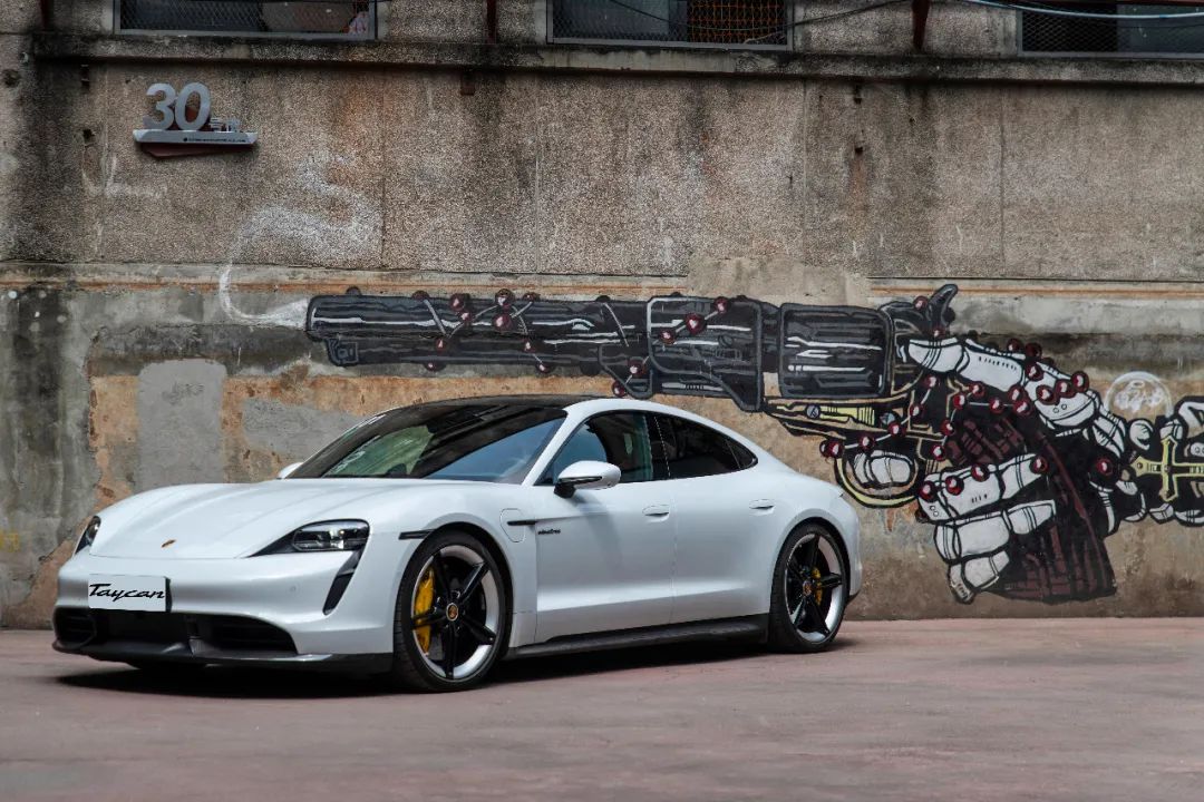 保时捷餐厅_保时捷商务会所_保时捷与高端酒店的合作体验