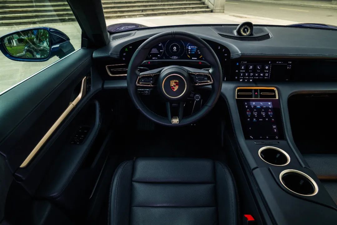 保时捷与高端酒店的合作体验_保时捷商务会所_保时捷餐厅