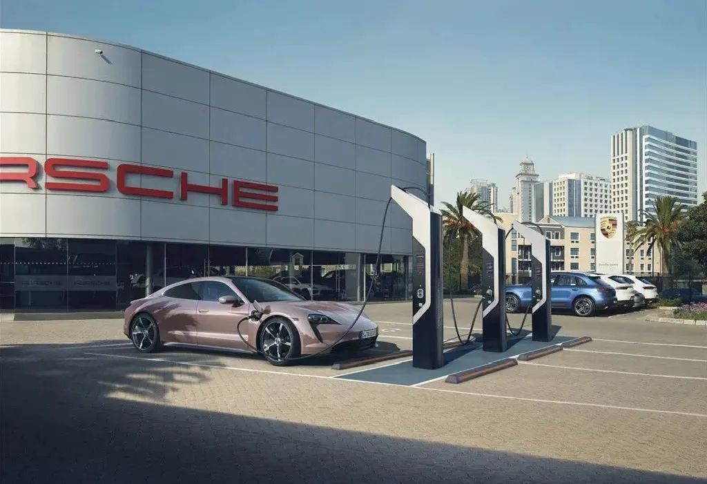 保时捷设计酒店_保时捷与高端酒店的合作体验_保时捷酒店公寓怎么样