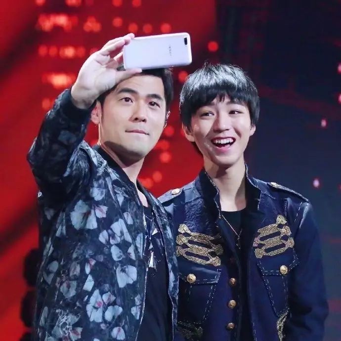 薛之谦受邀参加国际音乐盛典,展现华语音乐的魅力_2021音乐节薛之谦_薛之谦音乐节唱的什么歌