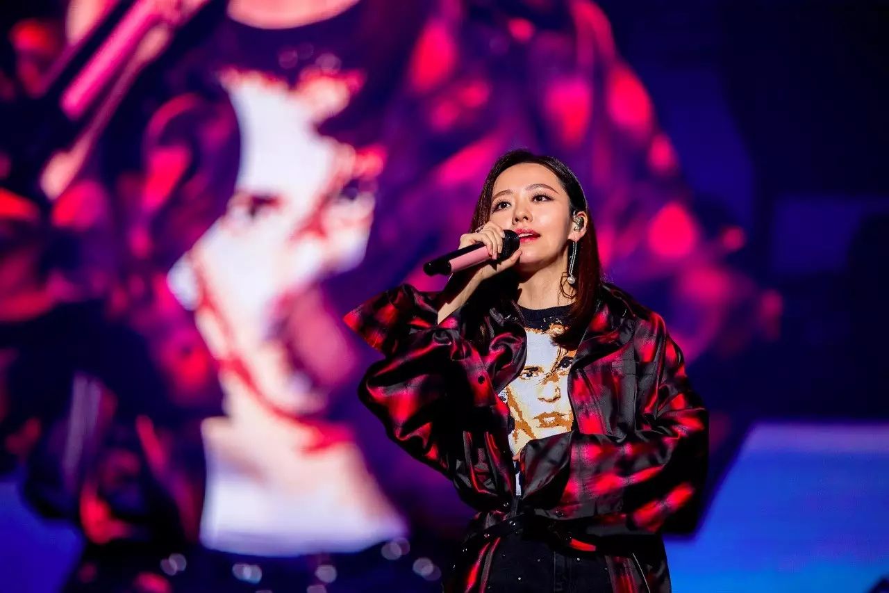 2021音乐节薛之谦_薛之谦音乐节唱的什么歌_薛之谦受邀参加国际音乐盛典,展现华语音乐的魅力