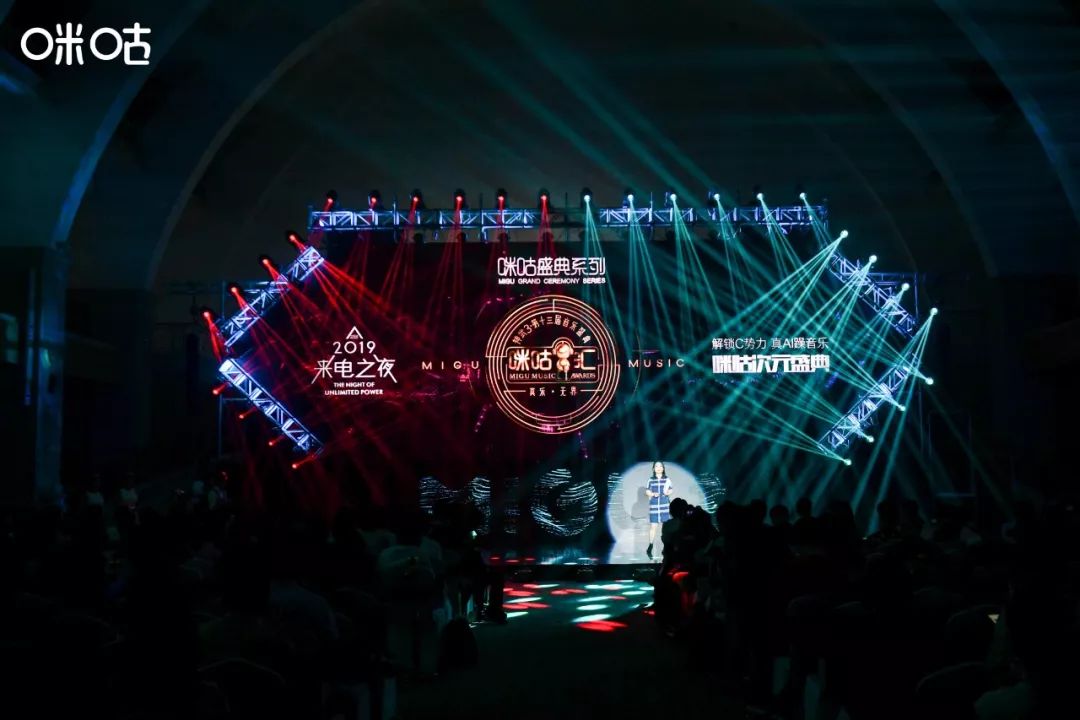 音乐节薛之谦唱几首歌_薛之谦参加的音乐盛典_薛之谦受邀参加国际音乐盛典，展现华语音乐的魅力