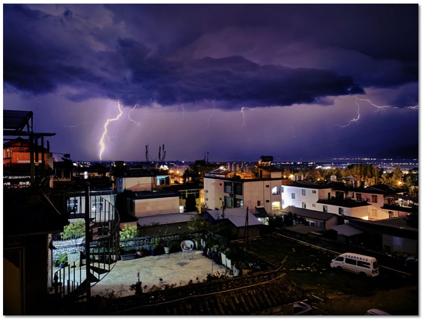 相机摄影与手机的区别_oppo相机好不好_OPPO与传统相机的对比：手机摄影的未来