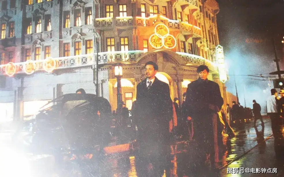 张国荣传奇故事_张国荣传奇人物_张国荣：华语乐坛的传奇巨星