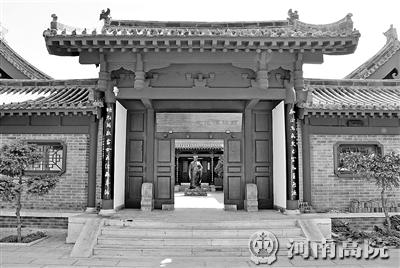 赞包青天公正秉公执法的诗_正直与公正：包青天的执法精神_包青天公正的例子