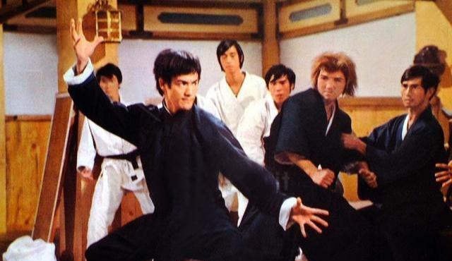 李连杰与吴京合作电影_李连杰与吴京切磋武功的视频_吴京与李连杰的武打对决