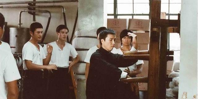 李连杰与吴京合作电影_李连杰与吴京切磋武功的视频_吴京与李连杰的武打对决