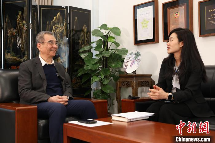 新兴市场中的虚拟货币:如何推动发展与经济转型_新型的货币_新兴的虚拟网络货币