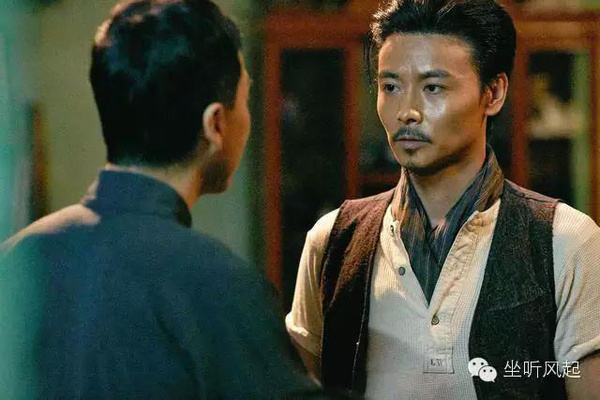 李连杰与吴京切磋武功的视频_吴京与李连杰的武打对决_李连杰vs吴京