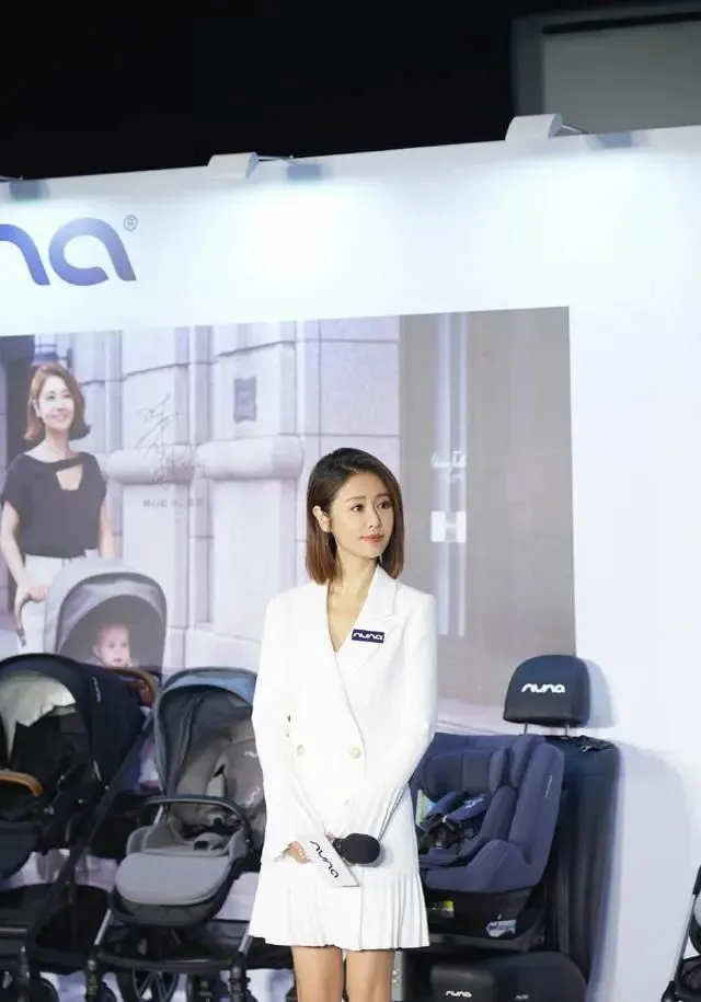 还珠格格主角现状：林心如48岁近照曝光，笑容依旧温婉大气