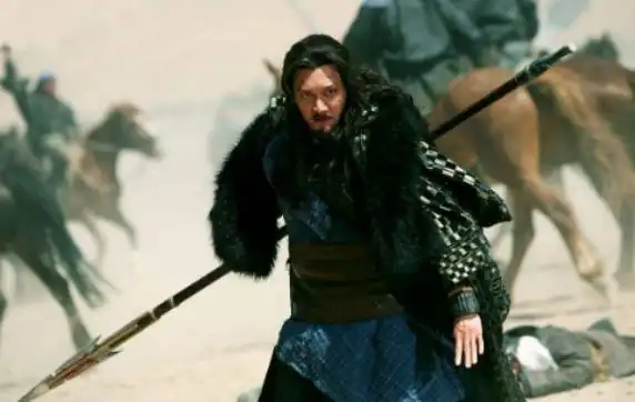 项羽与刘邦：秦末汉初的历史转折与两位英雄的传奇故事