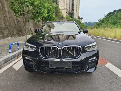 宝马的安全优势如何影响购车决策？_宝马汽车产品市场竞争分析_宝马汽车的定价策略