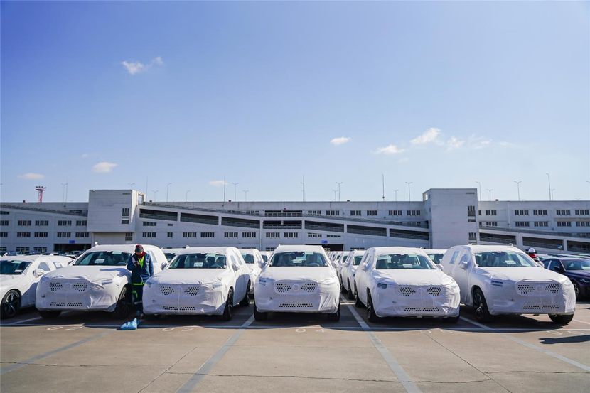 宝马的安全优势如何影响购车决策?_购买宝马的人群心理_宝马汽车产品市场竞争分析