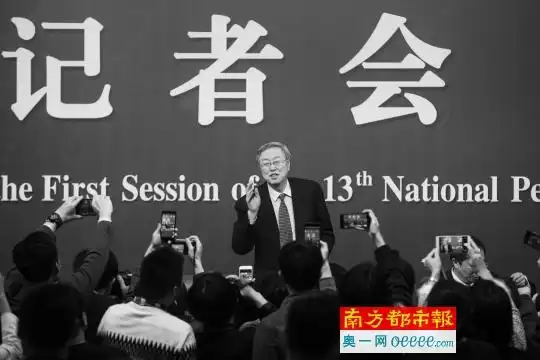 中国人民银行行长周小川谈金融改革与防风险：稳杠杆阶段已至