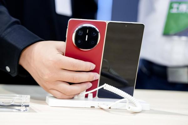 鸿蒙优化app_鸿蒙AI如何优化让手机更智能？_鸿蒙自优化