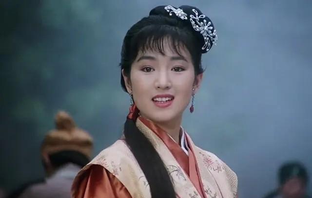 周星驰讲爱情的电影_周星驰谈爱情观_周星驰的电影中反映的爱情观