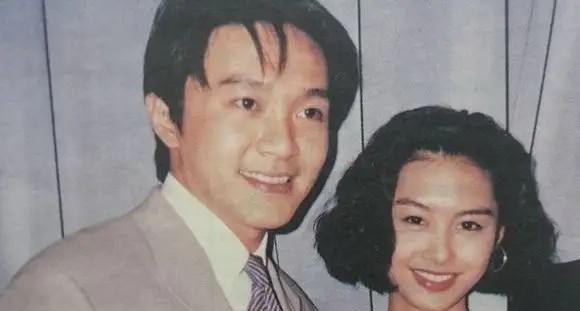 周星驰谈爱情观_周星驰的电影中反映的爱情观_周星驰讲爱情的电影