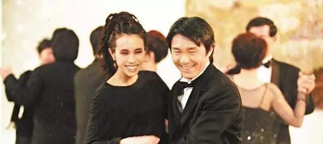 周星驰讲爱情的电影_周星驰的电影中反映的爱情观_周星驰谈爱情观