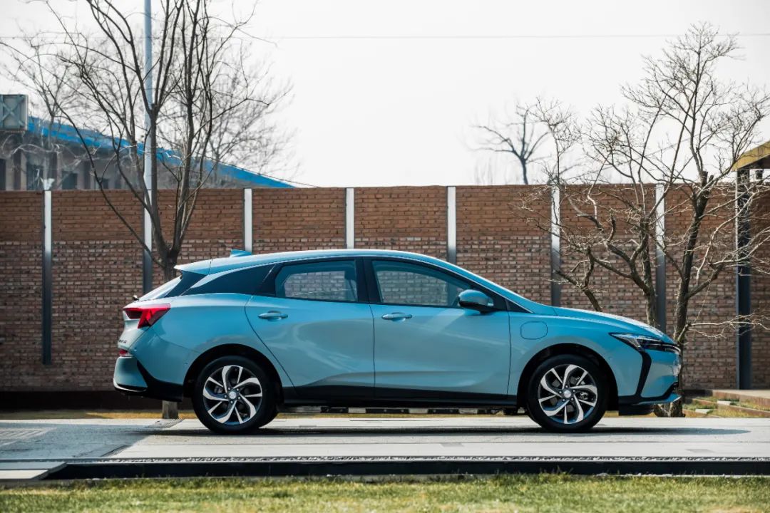 张国荣的成就与当代影响_对于张国荣的成就怎么评价_张国荣对社会的贡献