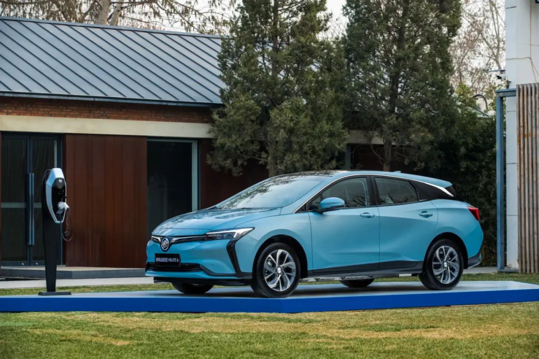 张国荣的成就与当代影响_对于张国荣的成就怎么评价_张国荣对社会的贡献