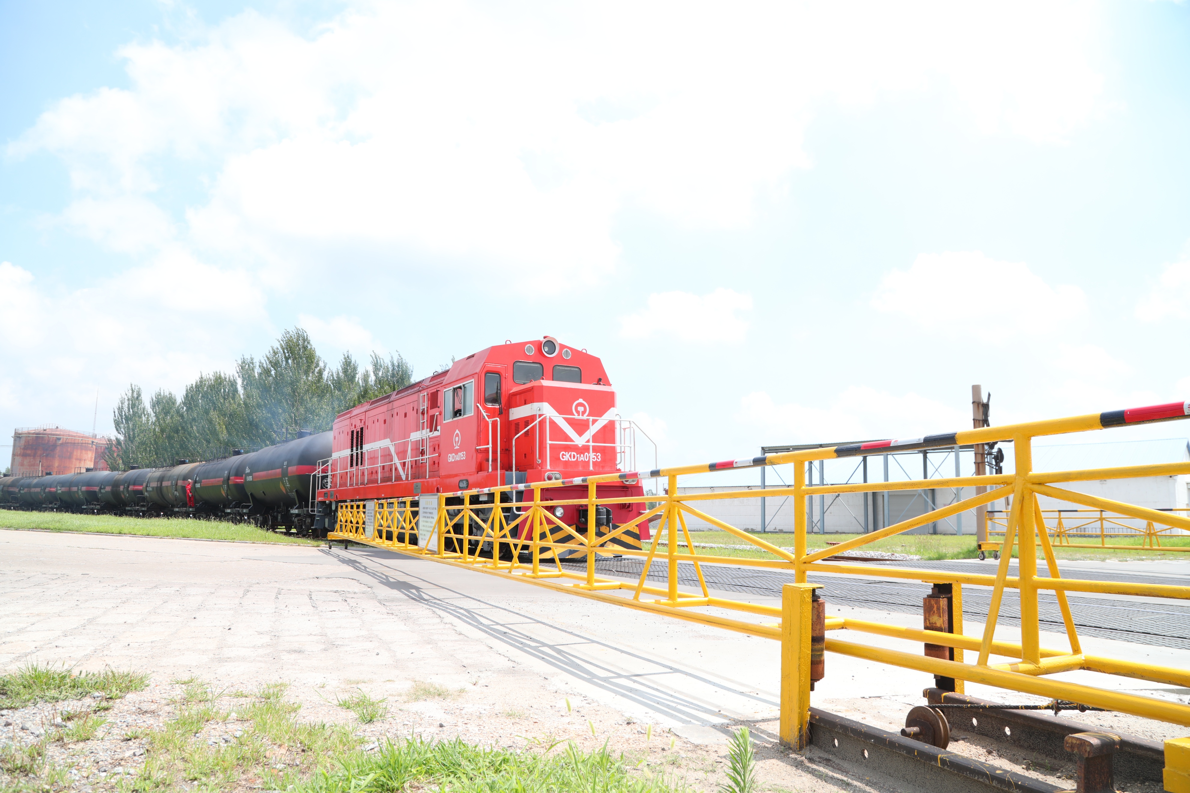 石油行业供应链_面对风险加大，全球石油供应链的安全与合规如何确保？_石油措施