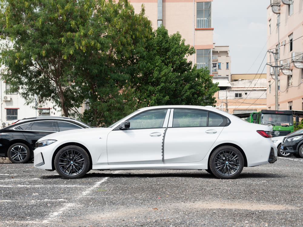 宝马改变世界的设计_宝马高性能改装部门_安全性提升的关键:宝马汽车的改进计划